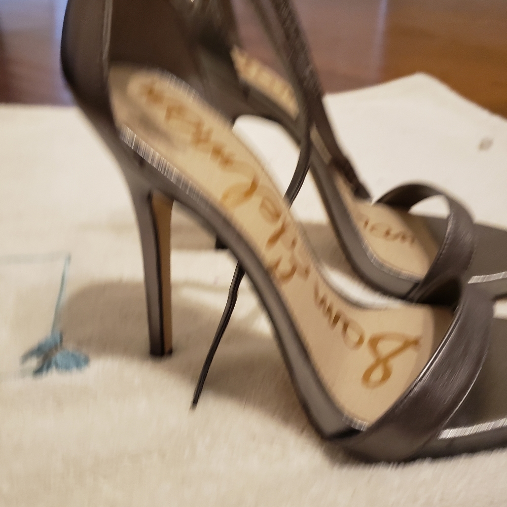 Shoes - Picture 2 of 2